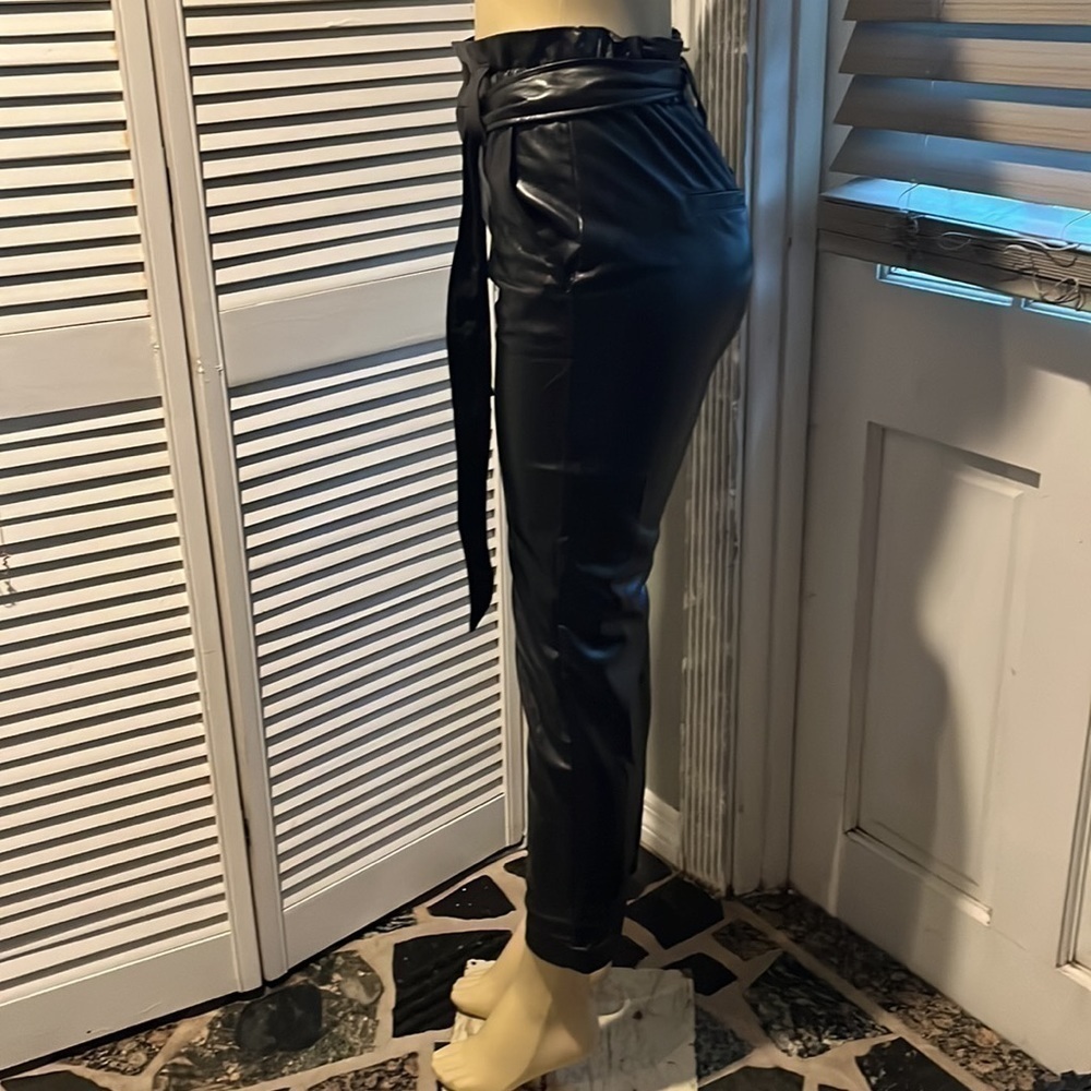 Express- Super High Waisted Faux Leather Ankle Pants size- 0/R - Picture 11 of 13